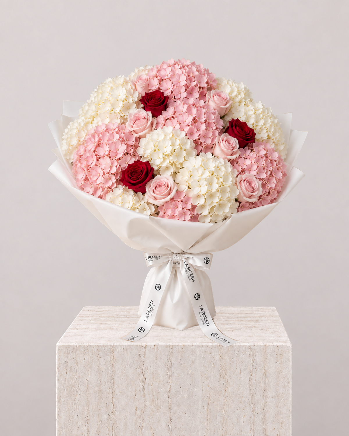 The Heart of Romance - Bouquet - La Rozen Luxury Flowers Dubai