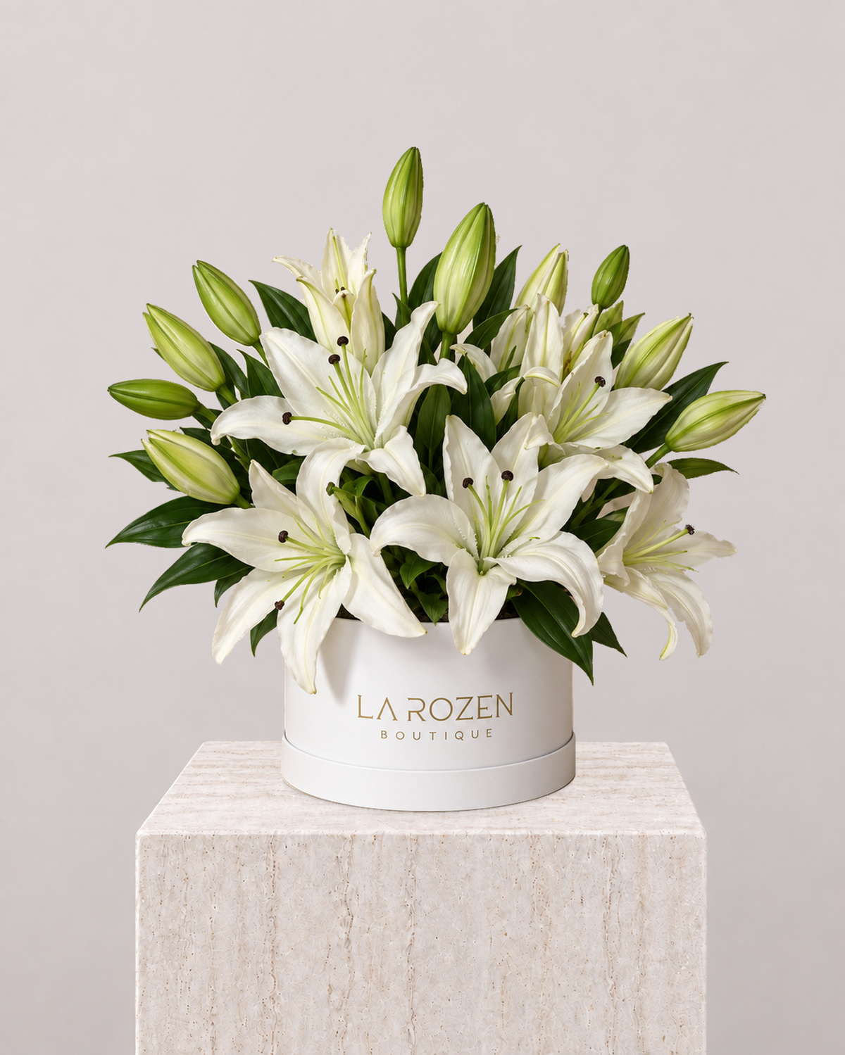 White Lily Hat Box - La Rozen Luxury Flowers Dubai