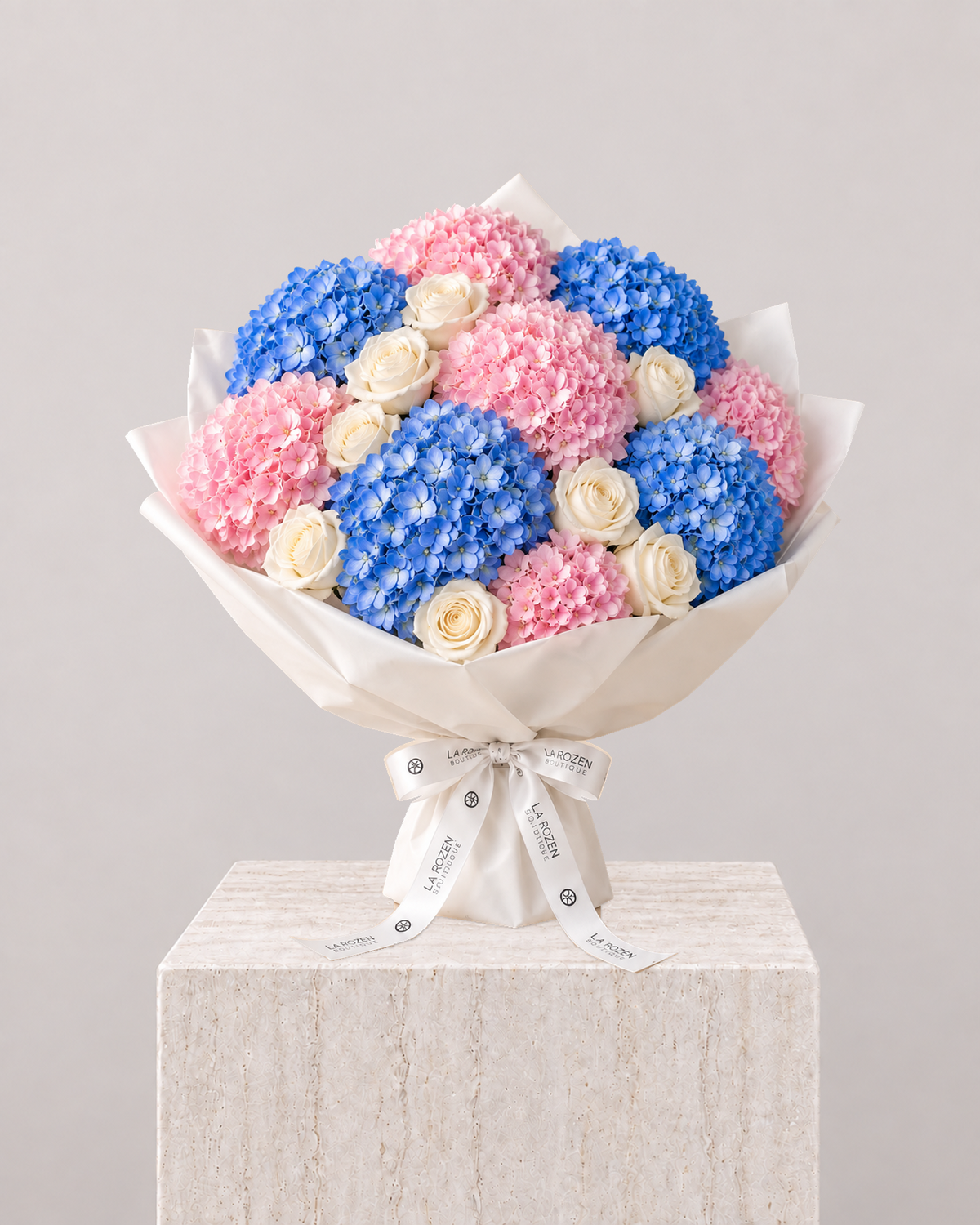 The Dream of Blue - Bouquet - La Rozen Luxury Flowers Dubai