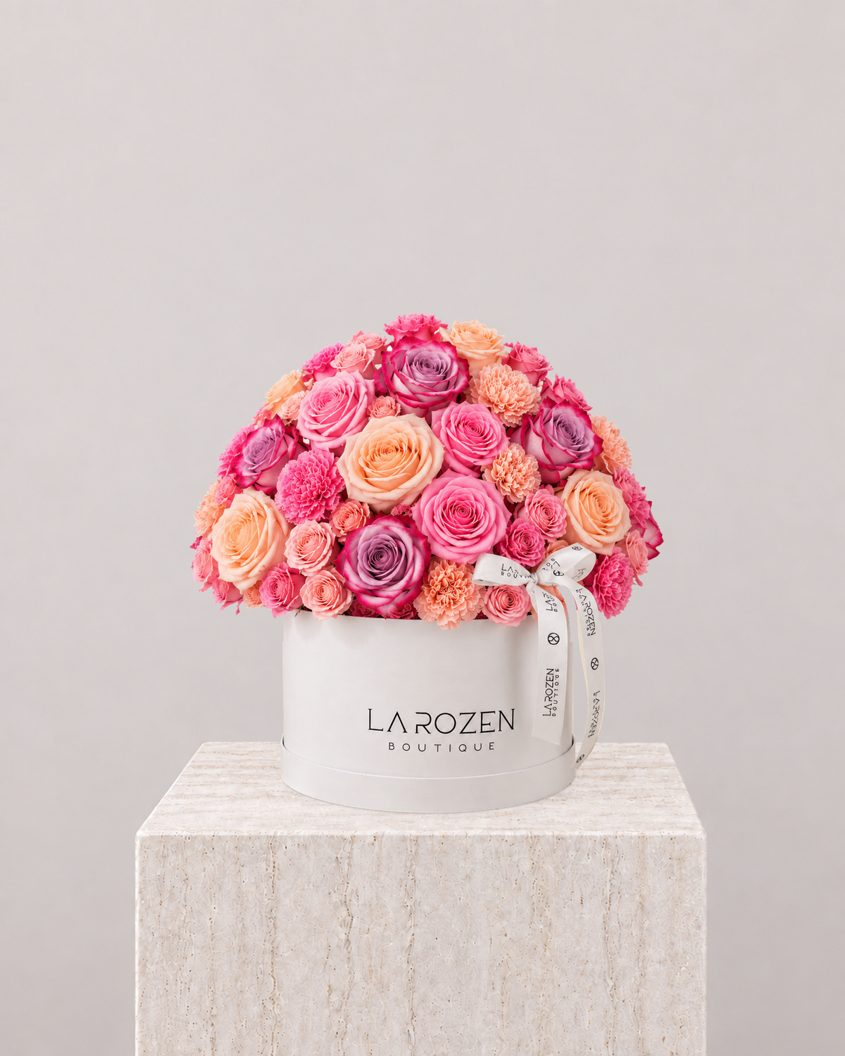 The Glow of Peach - Hat Box - La Rozen Luxury Flowers Dubai